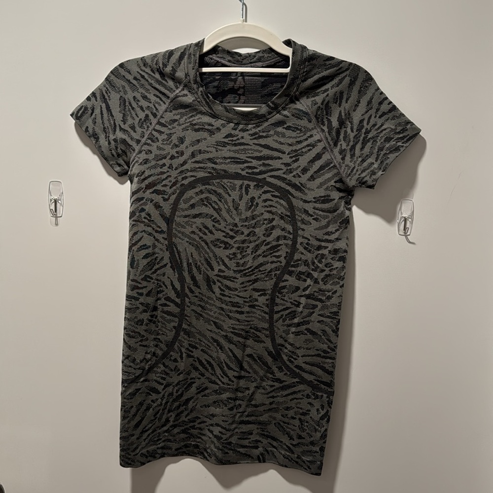 Lululemon swiftly tech tee